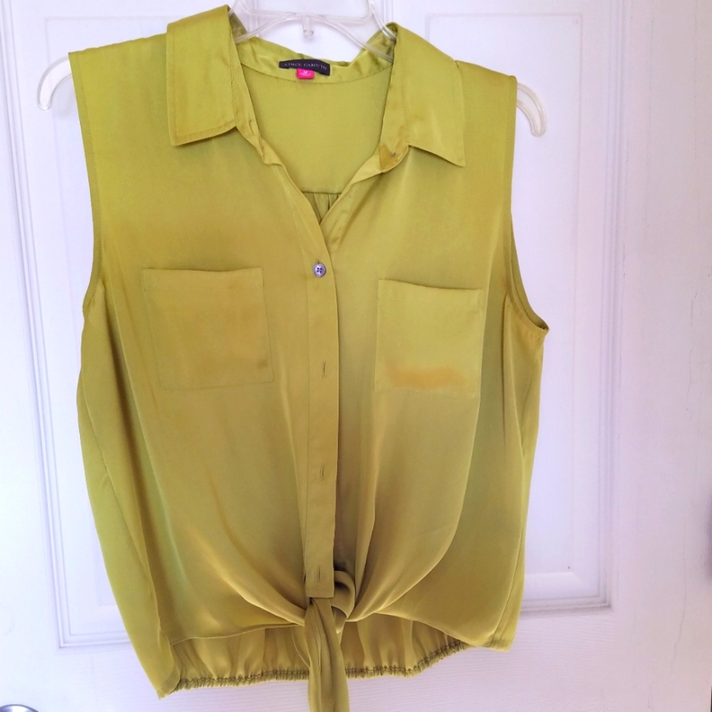 VINCE CAMUTO Womens Chartreuse Sleeveless Collared Button Up Top Size: M